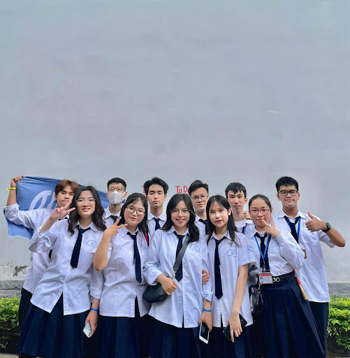 [SERIES: Review CLB ở CNT]: Câu lạc bộ STEM - Ứng dụng công nghệ STEM tại Chuyên Nguyễn Trãi